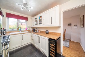 KITCHEN- click for photo gallery
